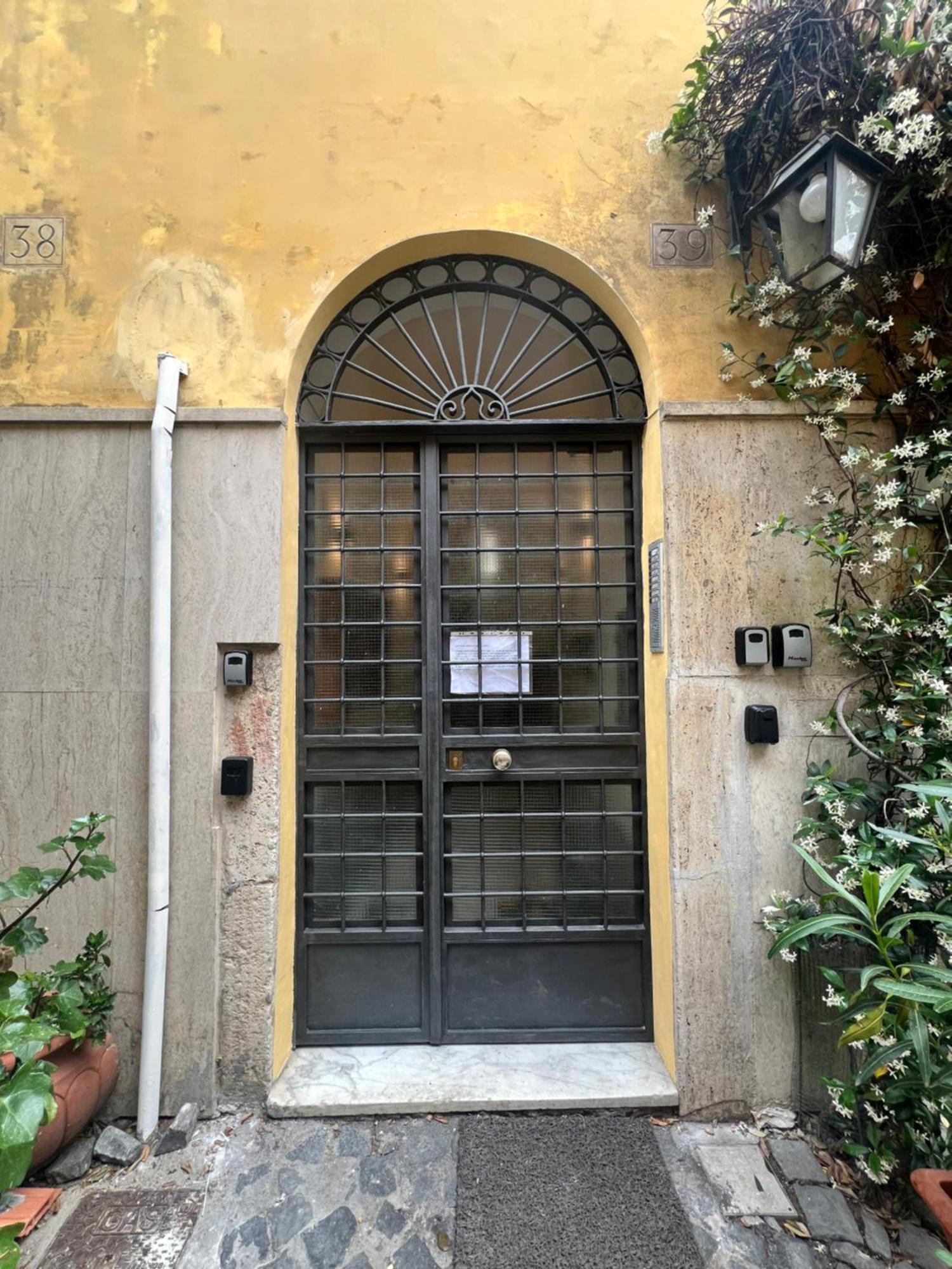 Trastevere Al Leopardo Rome Exterior photo